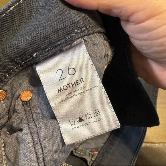 MOTHER Insider Crop Step Fray Faded Black Ankle Cropped 26 Distressed Jeans - Picture 6 of 12